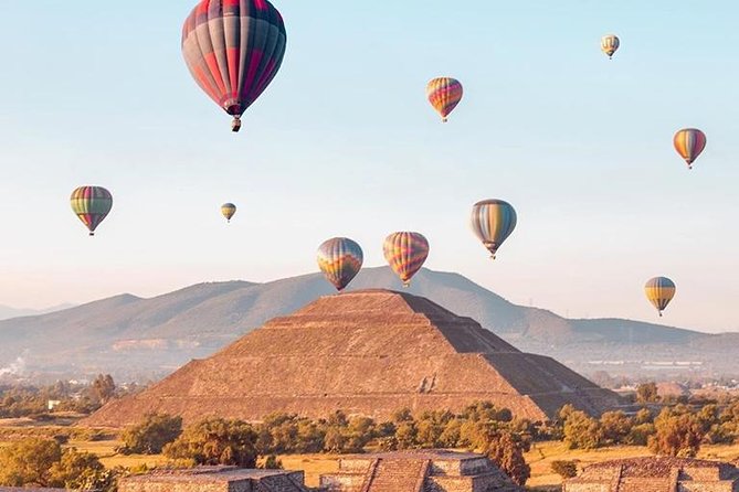 Teotihuacan Balloon ride + Transportation + Breakfast + Pyramids - Coffee, paperwork, and the balloon launch