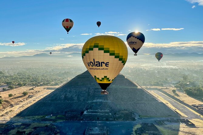 Teotihuacan Hot Air Balloon Flight from Mexico City / Volare - Forty-five minutes above the Teotihuacan Valley