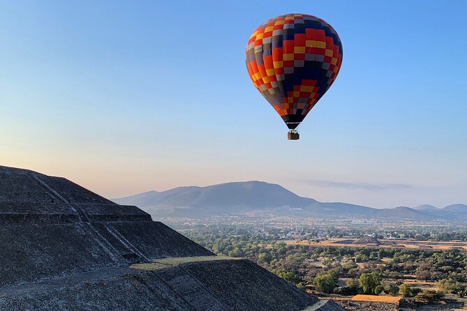 Teotihuacan Hot Air Balloon Flight from Mexico City / Volare - Adding the pyramids on foot