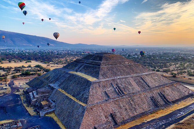 Teotihuacan Hot Air Balloon Flight from Mexico City / Volare - Who will enjoy this flight most