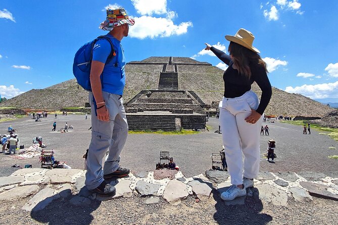 Teotihuacan Hot Air Balloon private or group tour - Teotihuacan on foot after seeing it from above