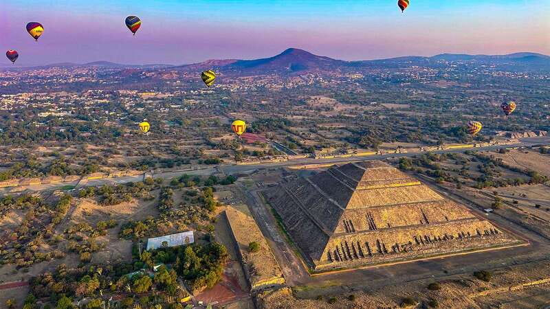 Teotihuacan: Hot Air Balloon Ride with Breakfast - Fifty minutes over the Pyramids of the Sun and Moon