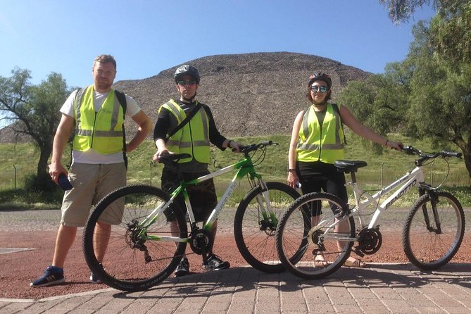 Teotihuacan Hot Air Balloon Ride with Optional Bike or Walking Tour - Transport, timing, and group size