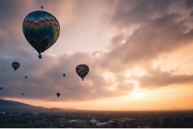Teotihuacan Shared Hot Air Balloon Air Balloon Tour with Guide - Why the private format matters