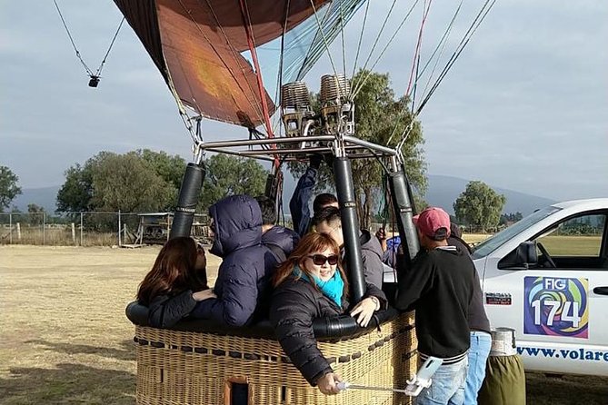 Teotihuacan Shared Hot Air Balloon Air Balloon Tour with Guide - Walking through Teotihuacán with a guide