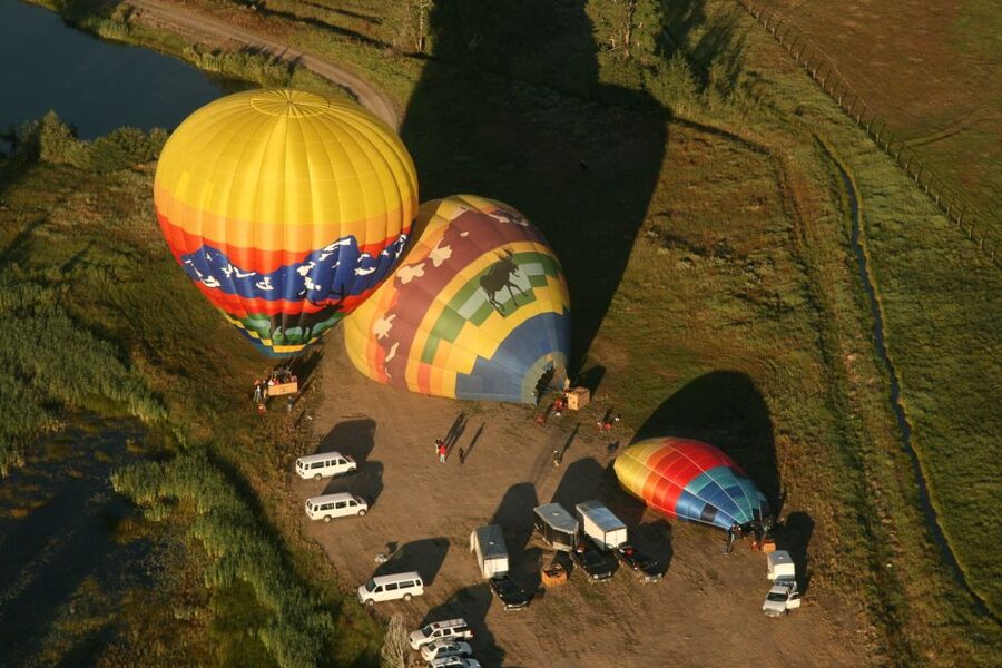 Teton Village: Grand Tetons Sunrise Hot Air Balloon Tour - Sunrise views and wildlife from above