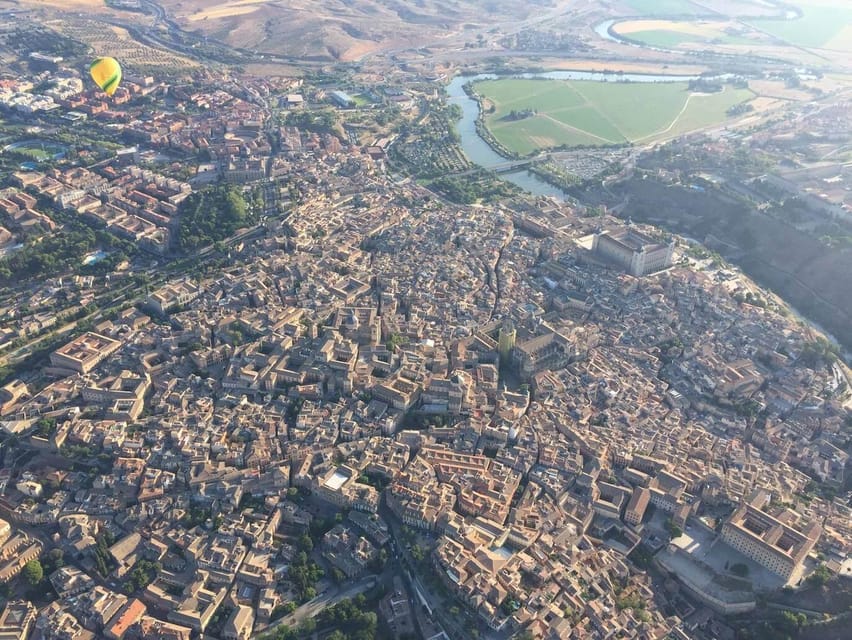 Toledo: Hot Air Balloon Ride with Spanish Breakfast - The 10-minute safety briefing