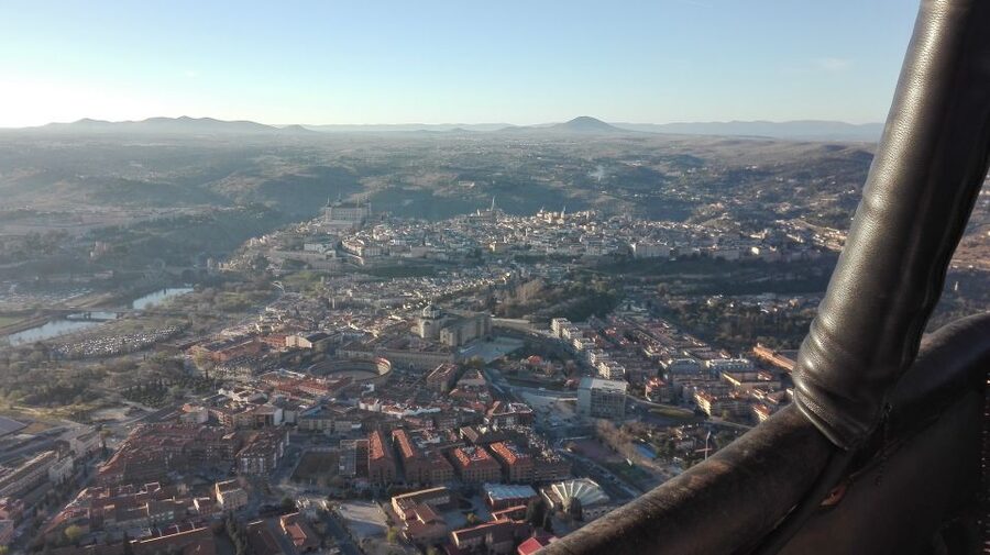 Toledo: Hot Air Balloon Ride with Spanish Breakfast - One hour above Toledo