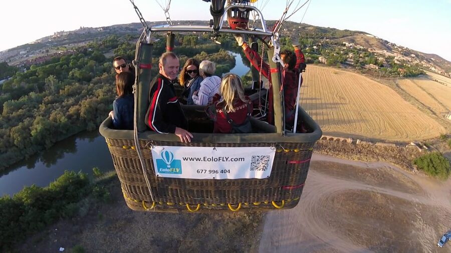Toledo: Hot Air Balloon Ride with Spanish Breakfast - Meeting at La Peraleda Fairgrounds