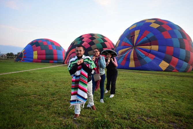 Transportation and Hot Air Balloon Flight Teotihuacán - The pre-dawn pickup from Mexico City