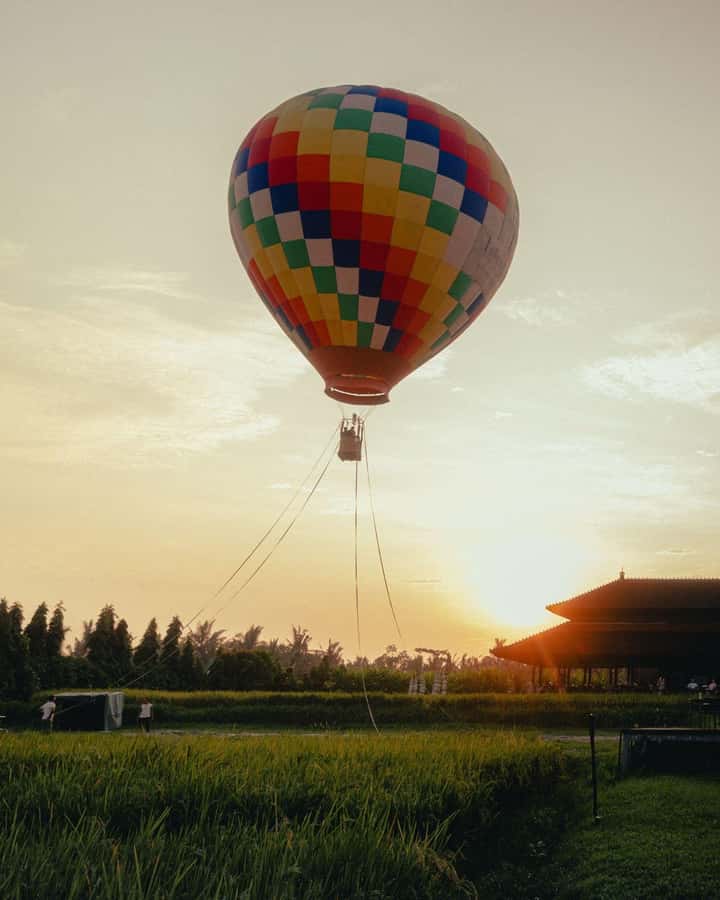 Ubud: Floating Breakfast and Hot Air Balloon Experience - Who will enjoy this experience most?