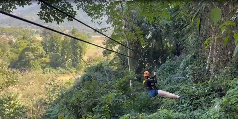 Vang Vieng: Hot Air Balloon,Kayak,Zipline,Blue lagoon1 Tour - A Balloon Ride Before the Day Gets Busy