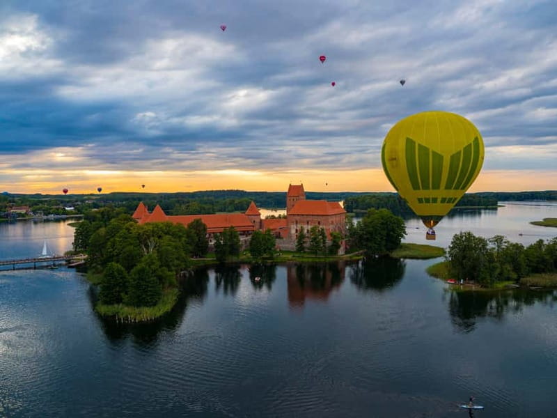 Vilnius: Hot Air Balloon Flight over Vilnius or Trakai - Choosing Between Vilnius and Trakai Castle