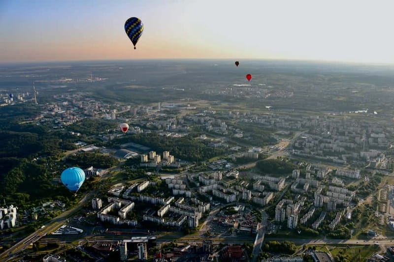 Vilnius: Hot Air Balloon Flight over Vilnius or Trakai - Watching the Balloon Rise
