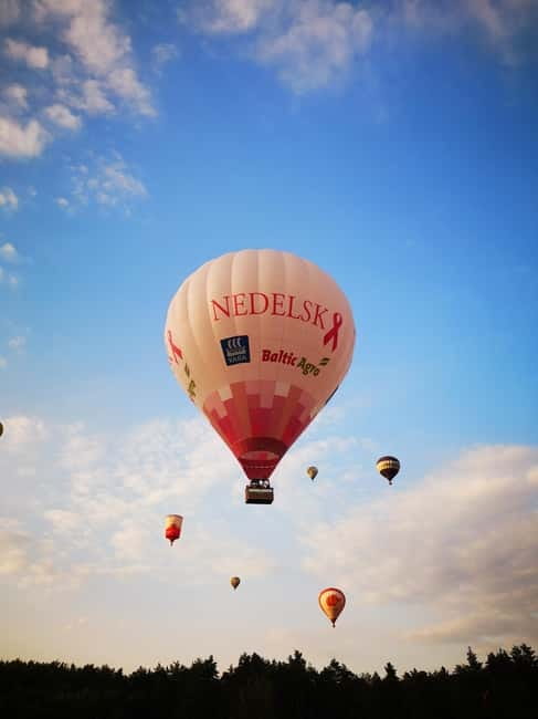 Vilnius or Trakai: Hot Air Balloon Flight - Timing your booking from April through October