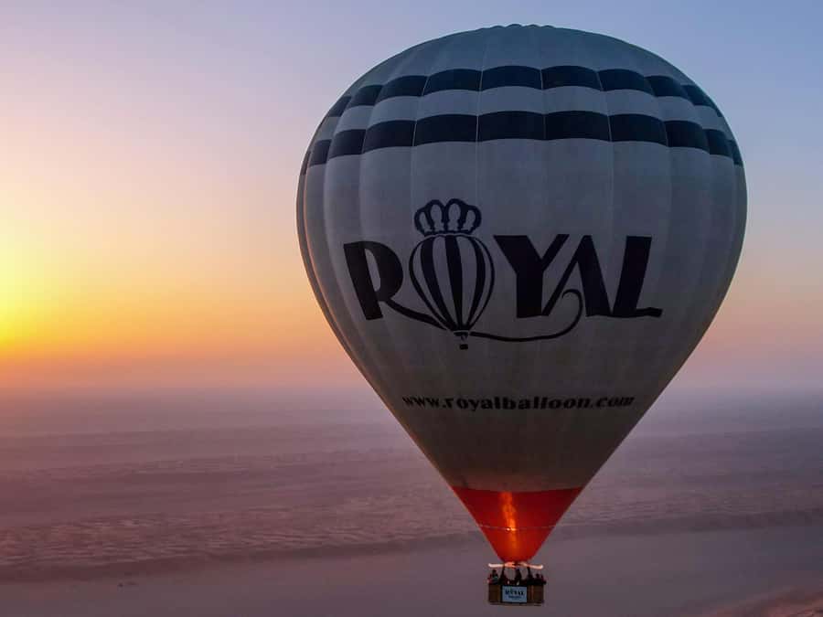 Wahiba Sands: Hot Air Balloon Experience - Before dawn, the desert starts the tour