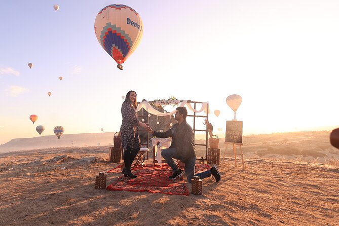 Wedding Proposal and Photoshoot with Hot Air Balloons - What happens in Ortahisar and Cappadocia
