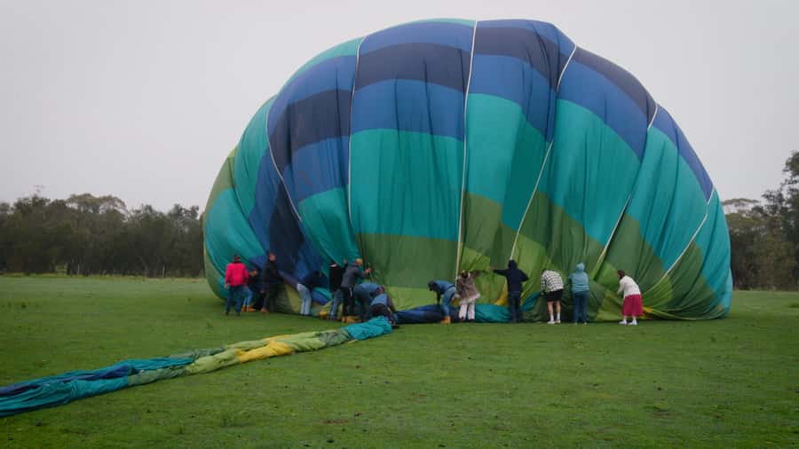 Yarra Valley: Balloon Flight with Breakfast - One hour above the vineyards and Yarra River