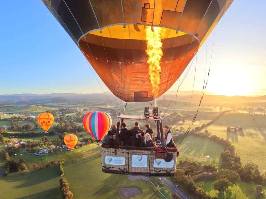 Yarra Valley: Hot Air Balloon Flight & Buffet Breakfast - Key points before you book